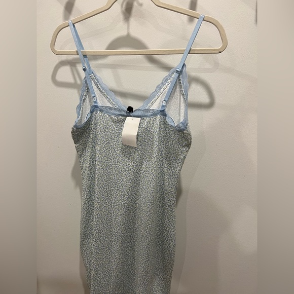 Floral dress - Picture 3 of 3